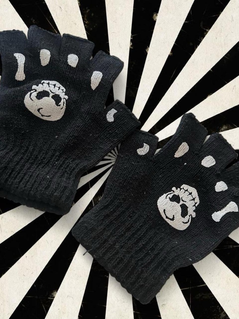 Skull & Bones Fingerless gloves